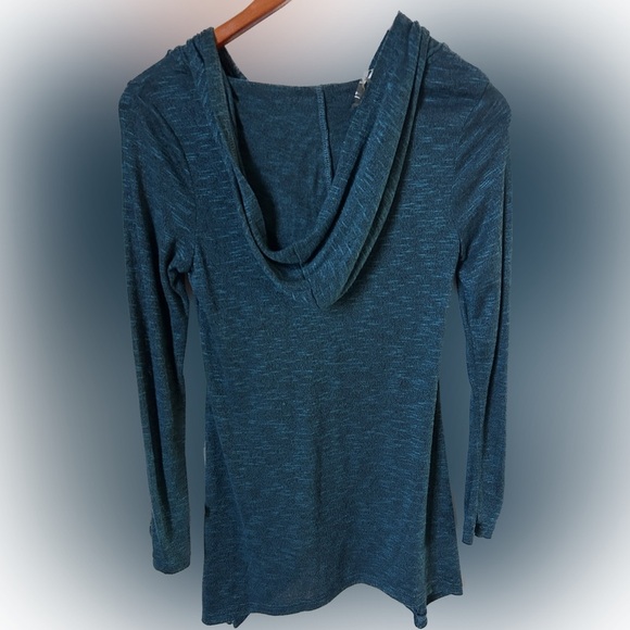Women's Rue21 long-sleeve top - Picture 2 of 3